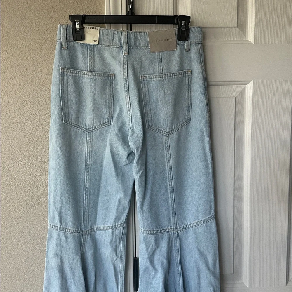 NWT We The Free LIVE WIRE FLARE JEANS - Picture 14 of 16